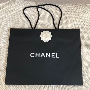 Chanel paper bag with signature flowers 🌸